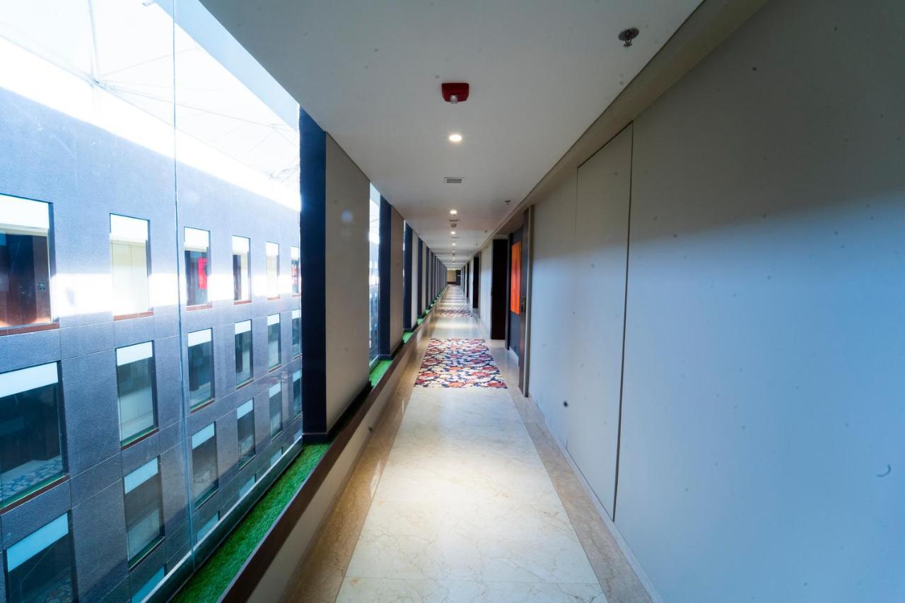 Essentia Luxury Hotel אינדורה מראה חיצוני תמונה