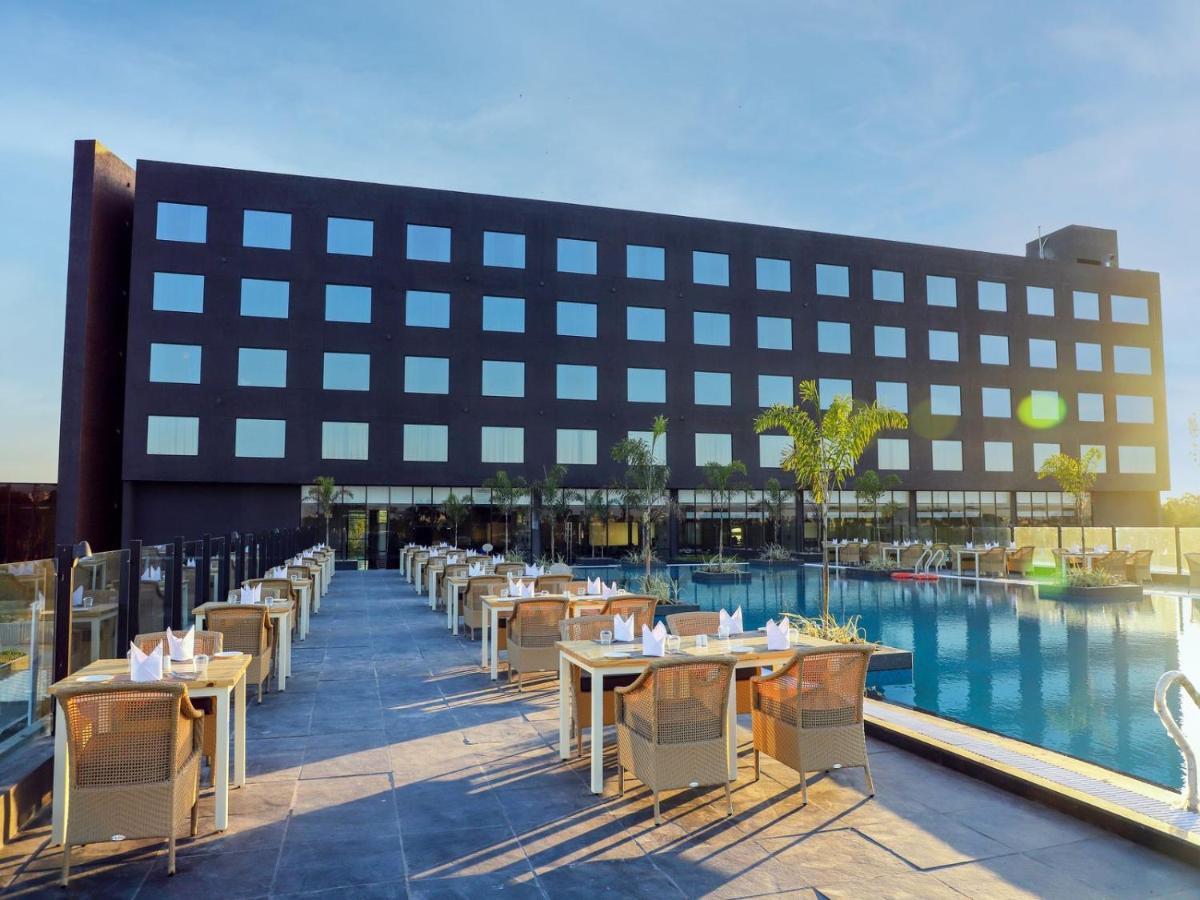 Essentia Luxury Hotel אינדורה מראה חיצוני תמונה