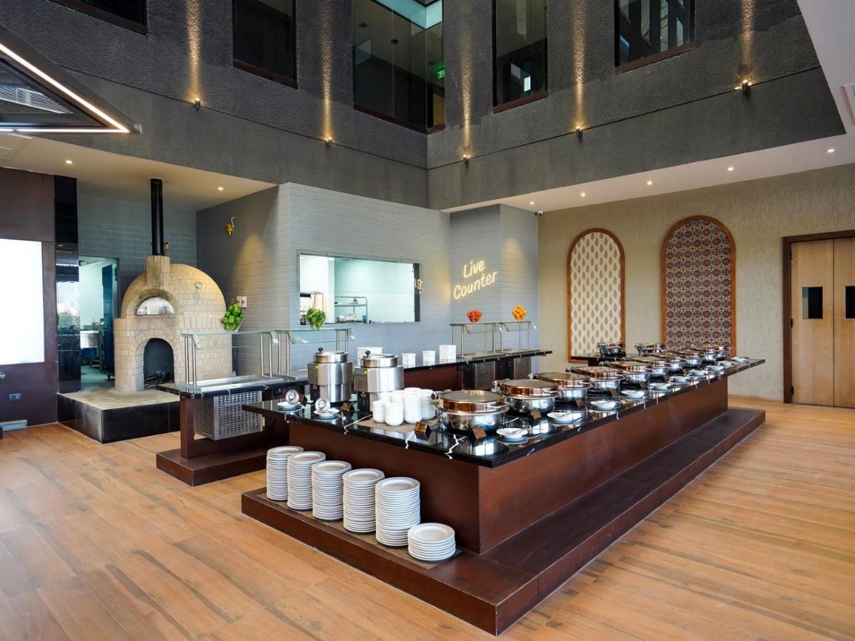 Essentia Luxury Hotel אינדורה מראה חיצוני תמונה