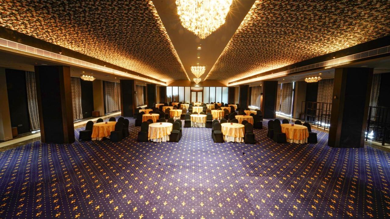 Essentia Luxury Hotel אינדורה מראה חיצוני תמונה