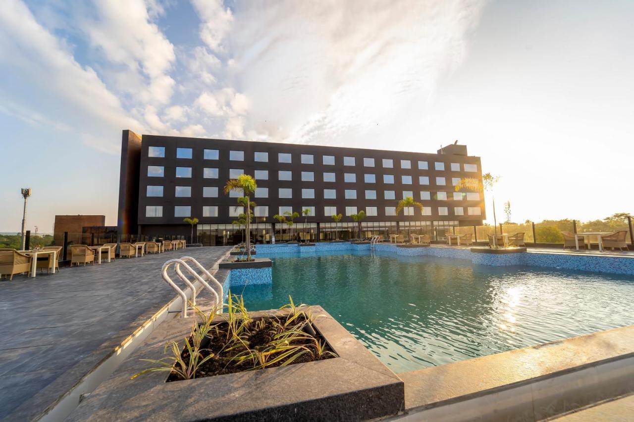Essentia Luxury Hotel אינדורה מראה חיצוני תמונה