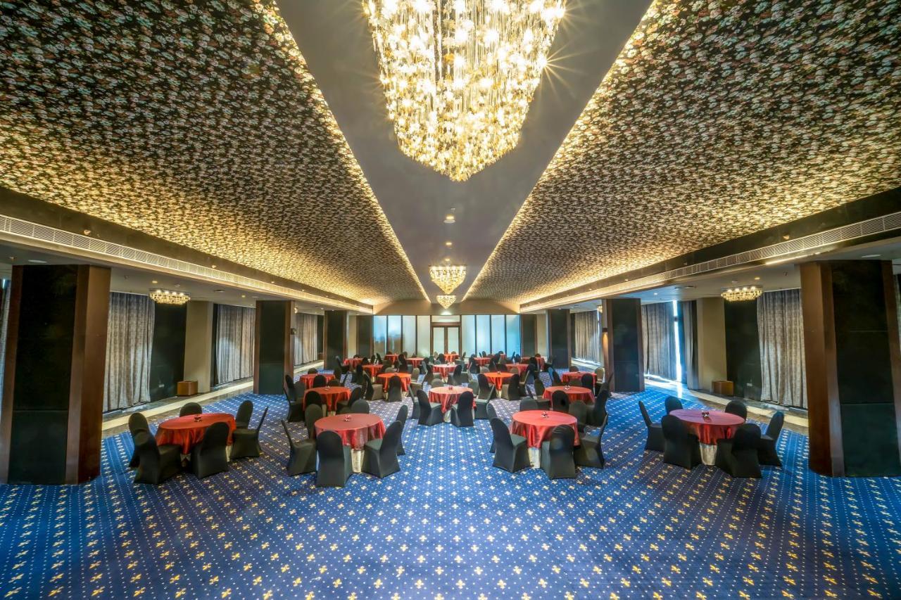 Essentia Luxury Hotel אינדורה מראה חיצוני תמונה