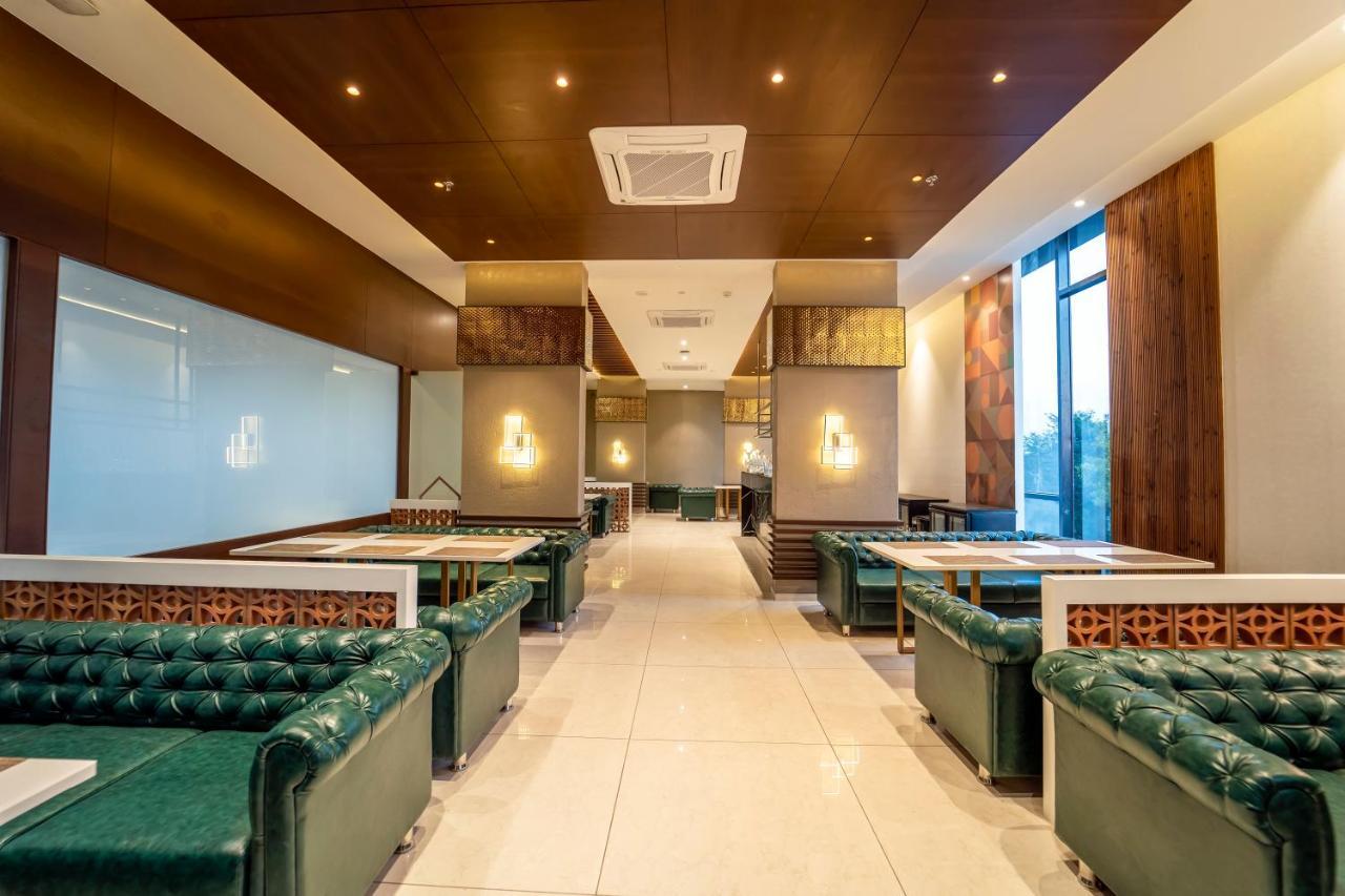 Essentia Luxury Hotel אינדורה מראה חיצוני תמונה
