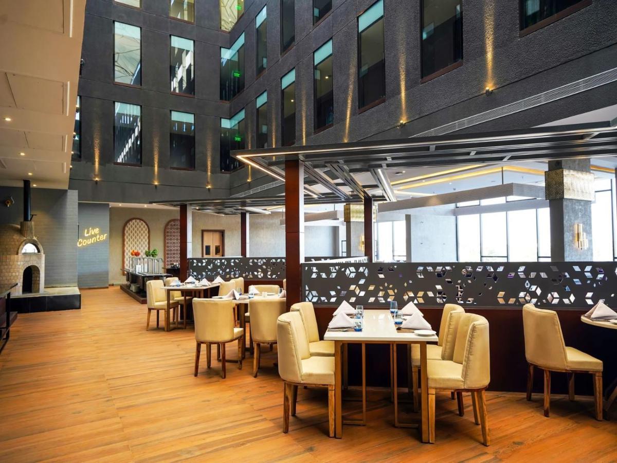 Essentia Luxury Hotel אינדורה מראה חיצוני תמונה