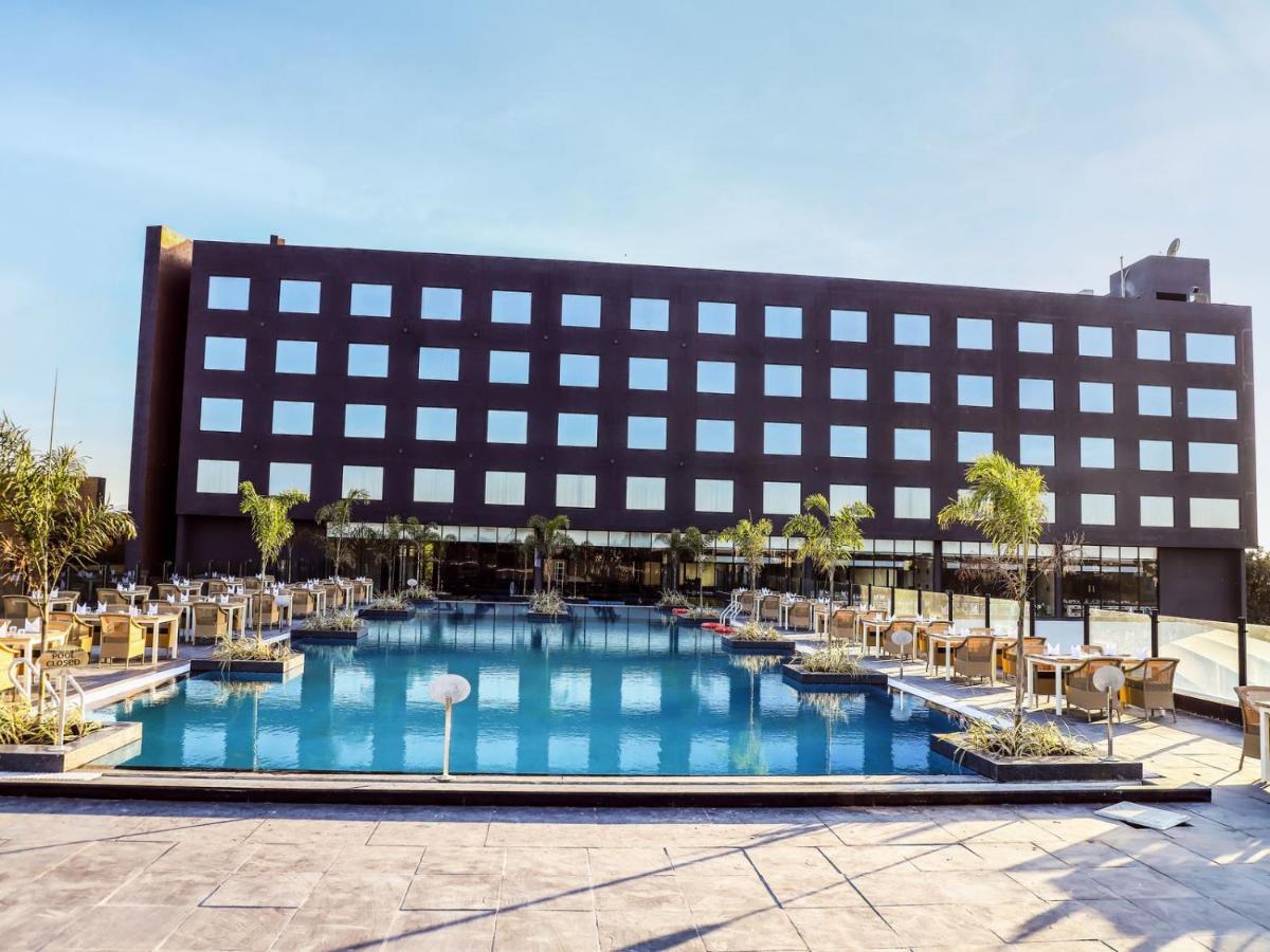 Essentia Luxury Hotel אינדורה מראה חיצוני תמונה