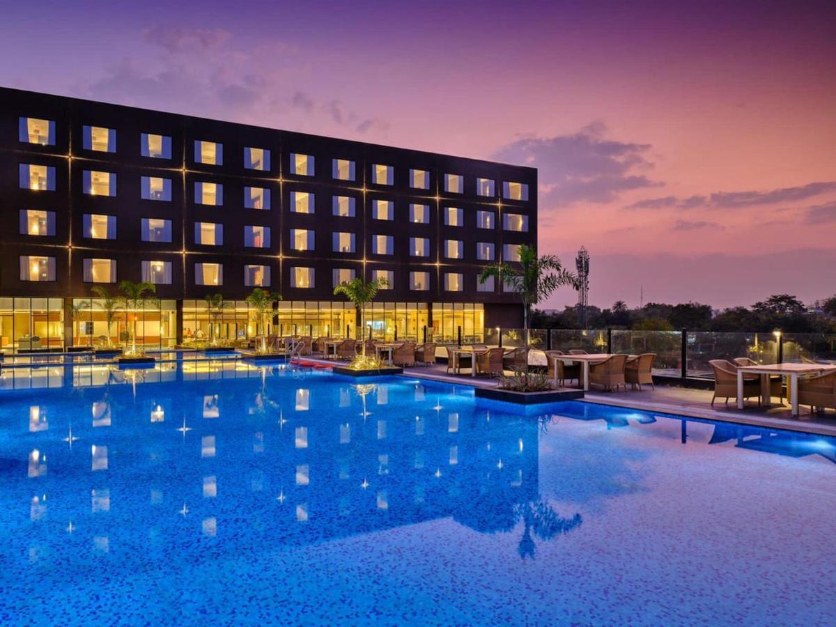 Essentia Luxury Hotel אינדורה מראה חיצוני תמונה