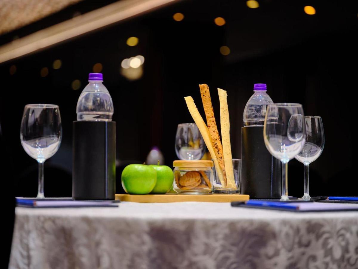 Essentia Luxury Hotel אינדורה מראה חיצוני תמונה