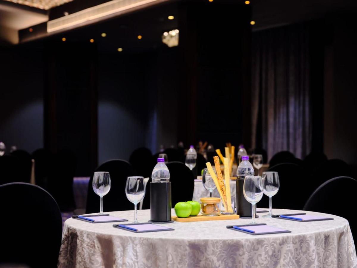 Essentia Luxury Hotel אינדורה מראה חיצוני תמונה
