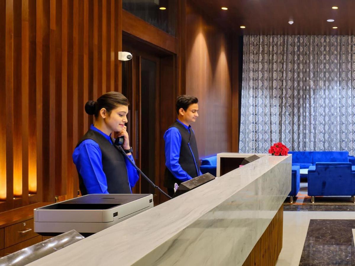 Essentia Luxury Hotel אינדורה מראה חיצוני תמונה