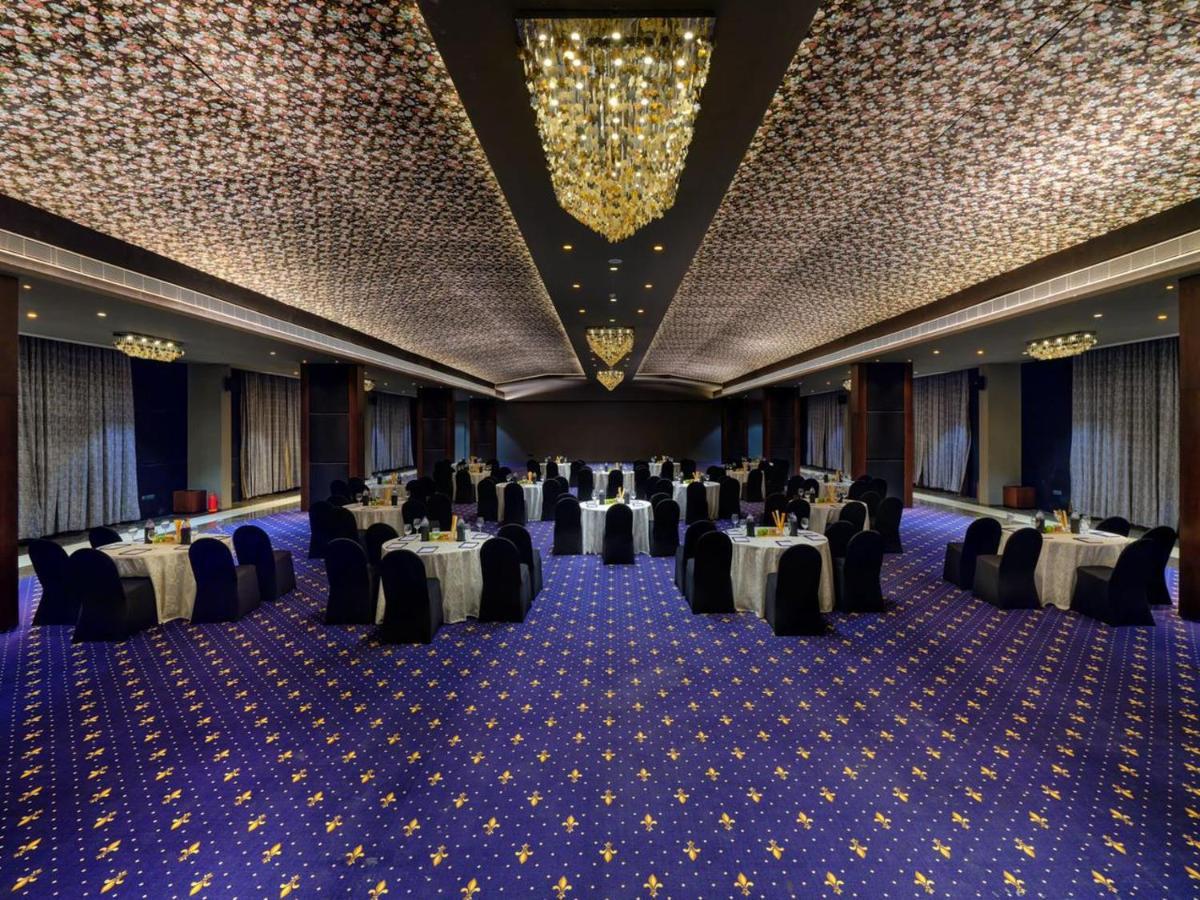 Essentia Luxury Hotel אינדורה מראה חיצוני תמונה