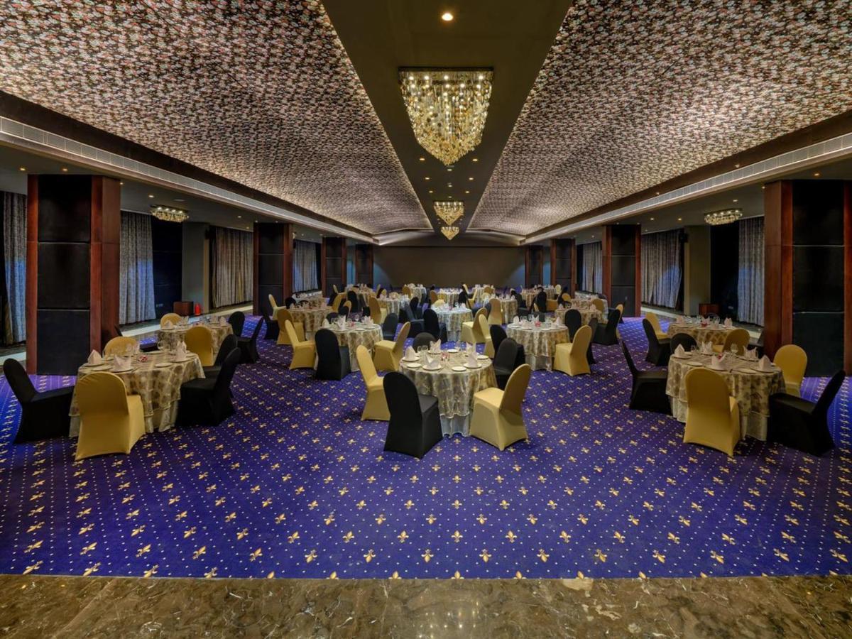 Essentia Luxury Hotel אינדורה מראה חיצוני תמונה