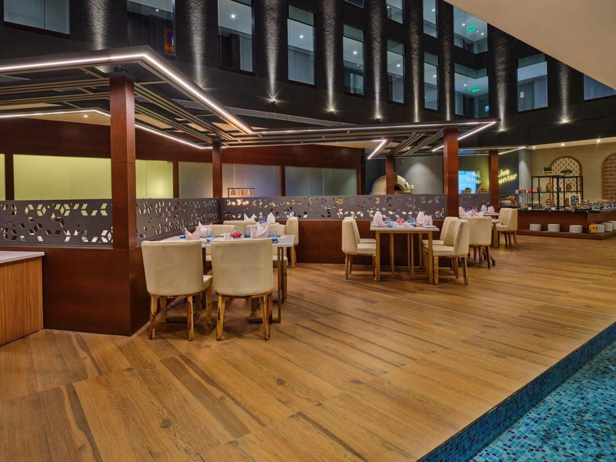 Essentia Luxury Hotel אינדורה מראה חיצוני תמונה
