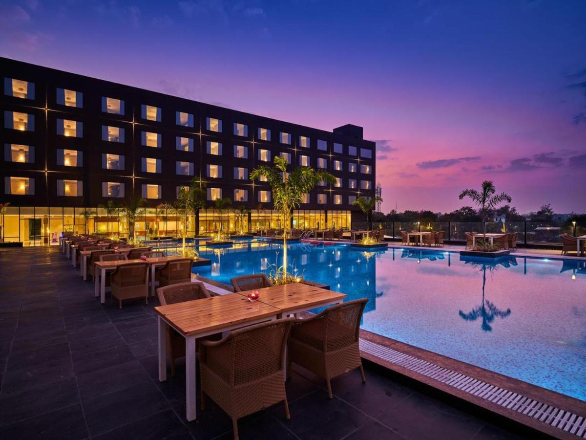 Essentia Luxury Hotel אינדורה מראה חיצוני תמונה