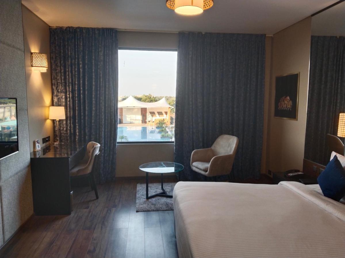 Essentia Luxury Hotel אינדורה מראה חיצוני תמונה